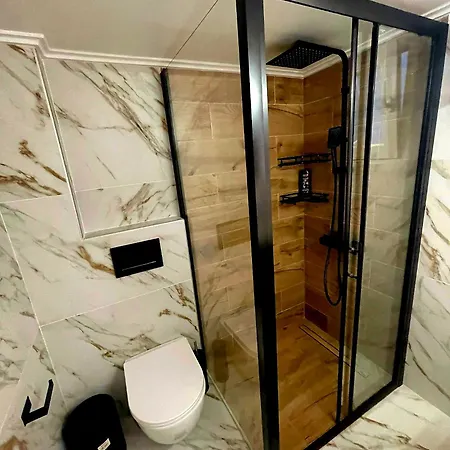 Riviera, 2 Bedroom Luxury - Parking Apartment *