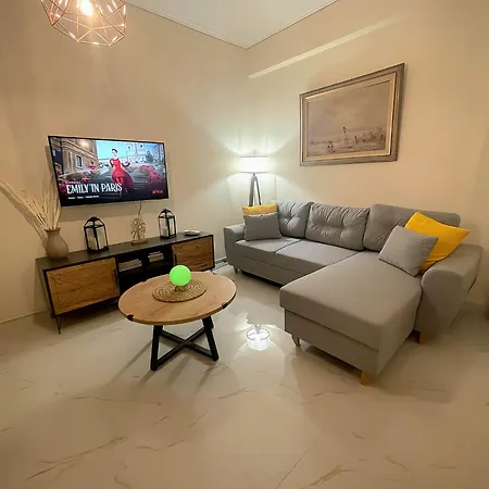 Apartment Riviera, 2 Bedroom Luxury - Parking *